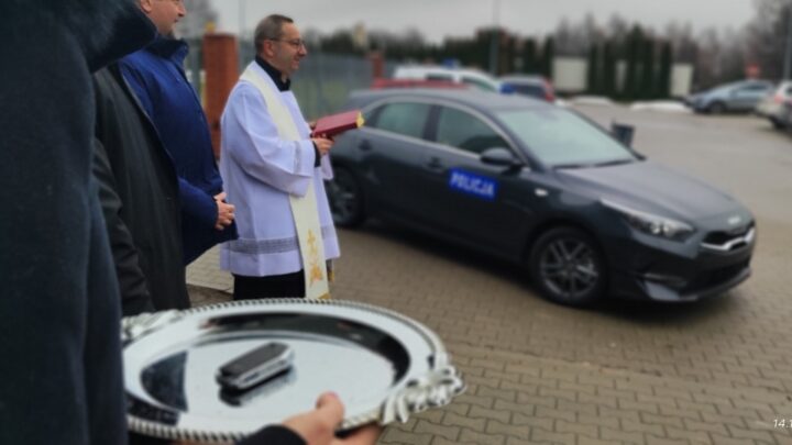 Nowy nieoznakowany radiowóz w Łosicach
